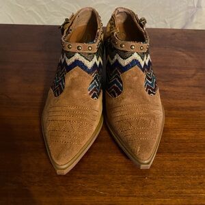 Sibicca women's short boots ! Southwestern Style size 10